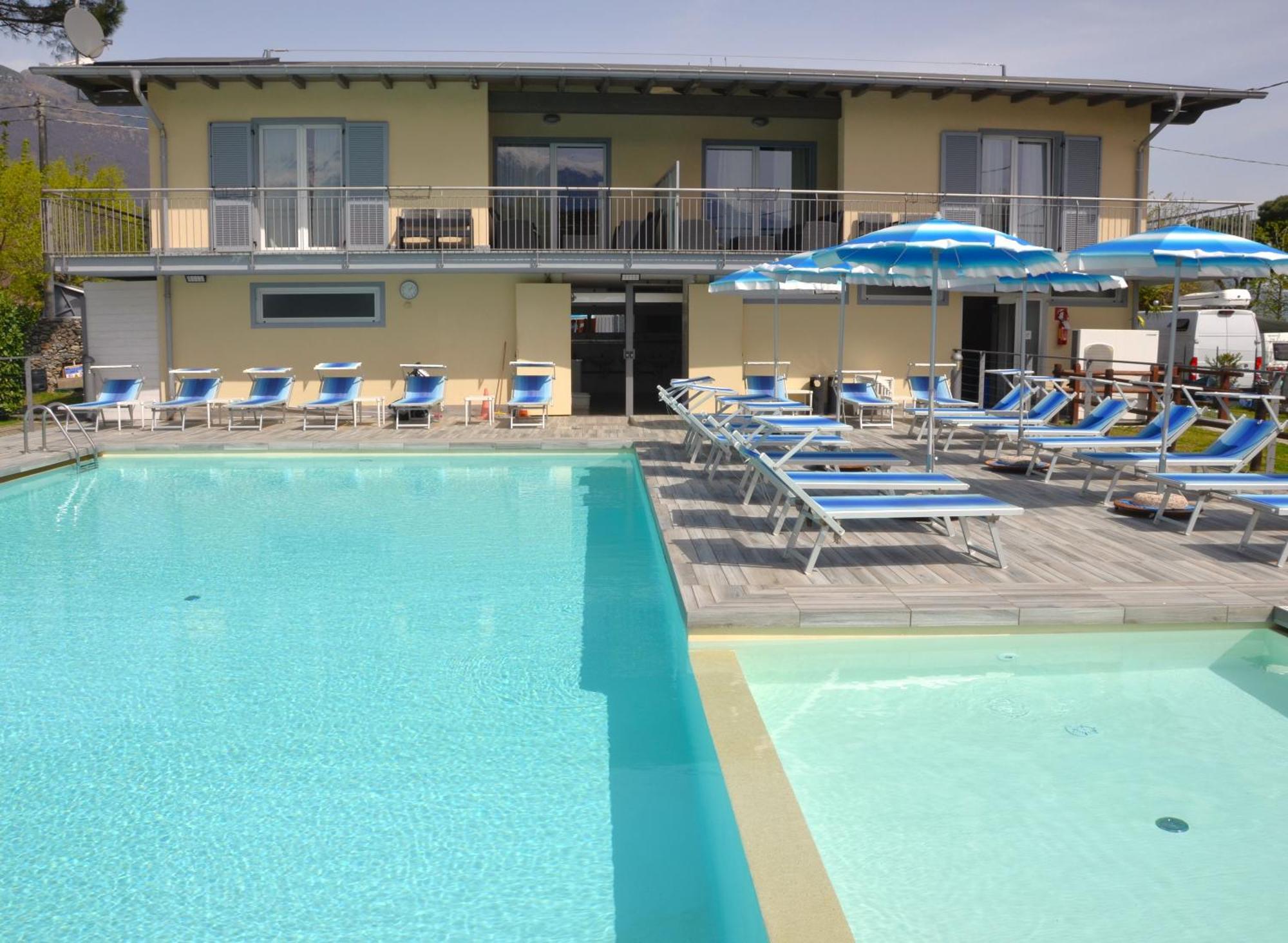 Italia 90 Two Levels Appartement